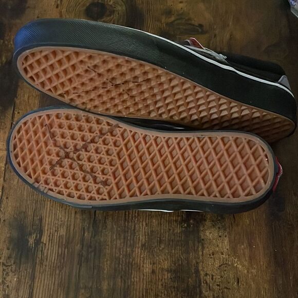 Custom made- Vans Heart❤️ on the flame snickers Size W 8/M 6.5 NWT Unisex - Picture 4 of 5